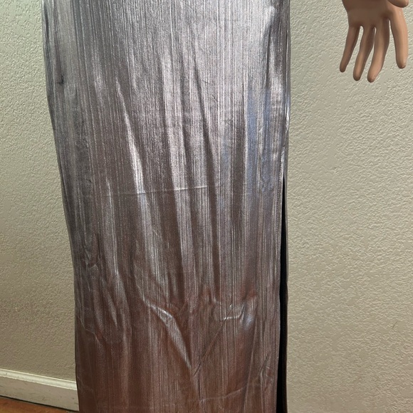 Emerson Lang Metallic look Formal Maxi Dress SZ M NWT - Picture 8 of 10
